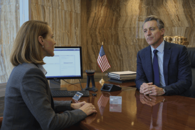 My Parents Kicked Me Out. I Used My Grandpa’s Old Card — And The Bank Manager Froze at $1.2 Billion